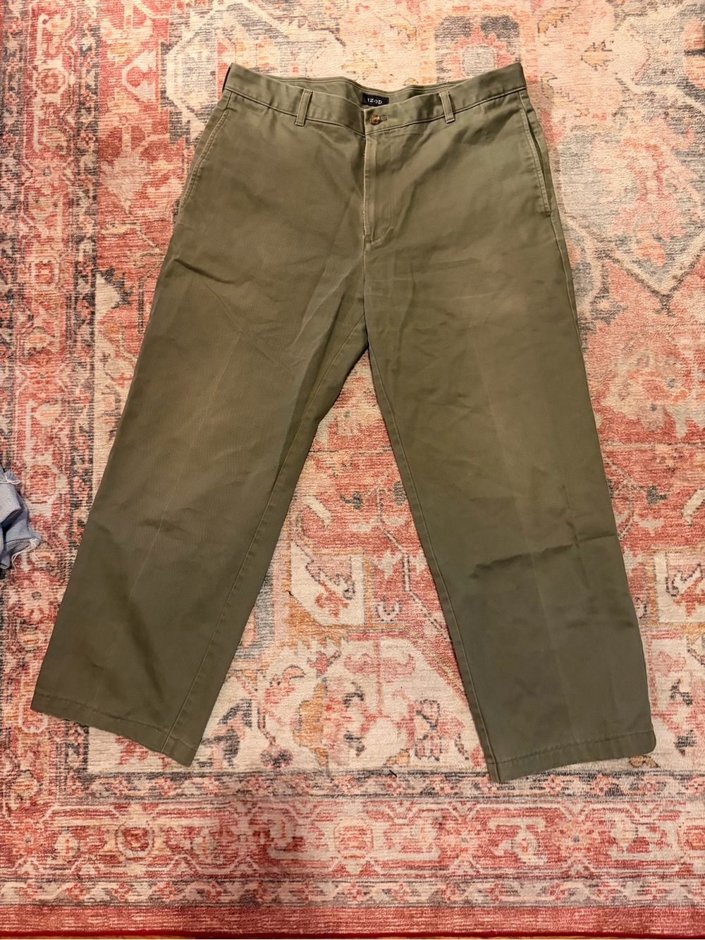Izod Men's Olive Green Chinos